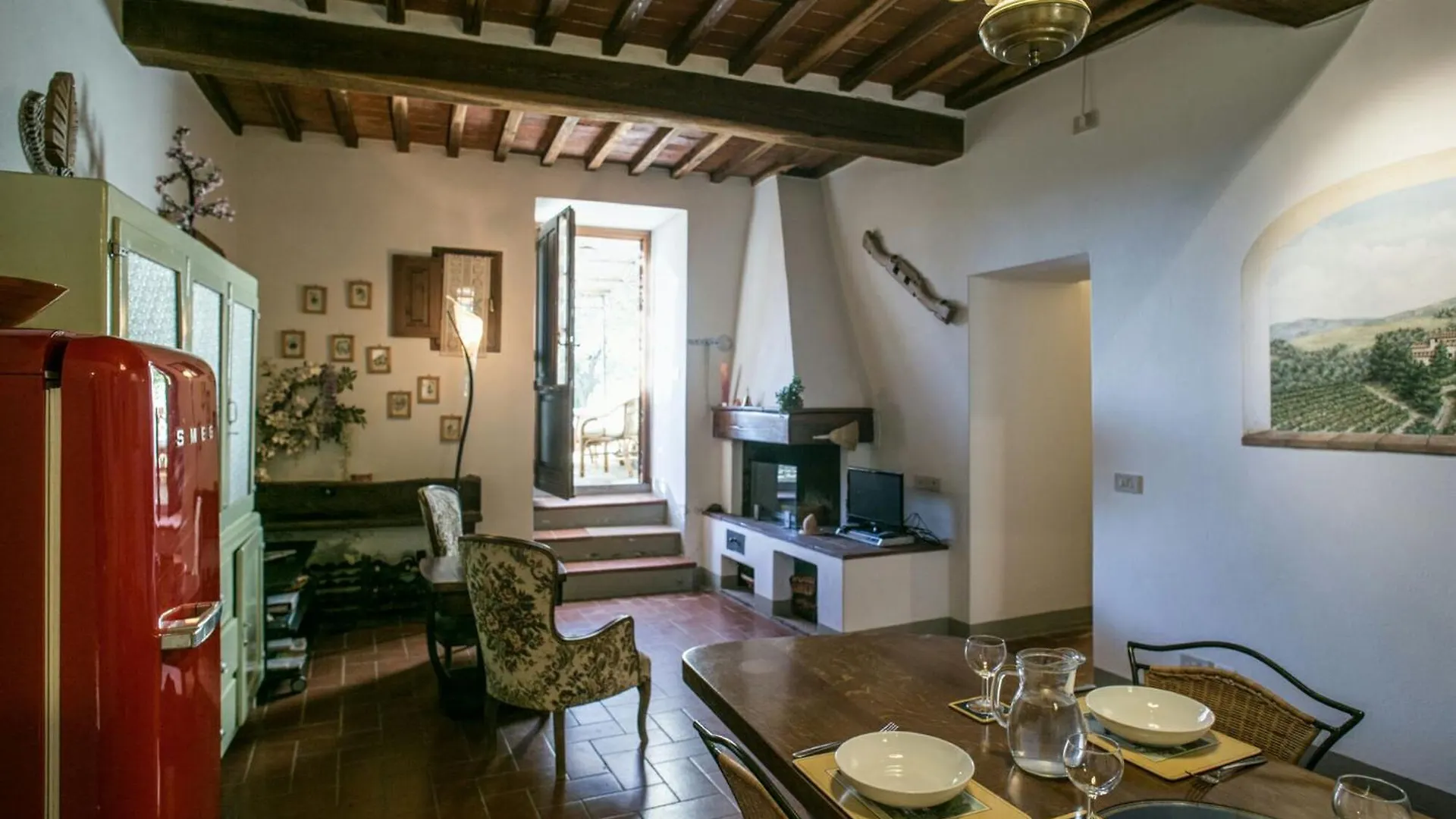 Tuscan Style Apartment, Shared Pool Gaiole in Chianti 0*,  Italy