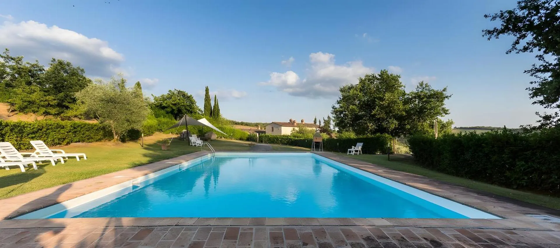 Tuscan Style Apartment, Shared Pool contacts